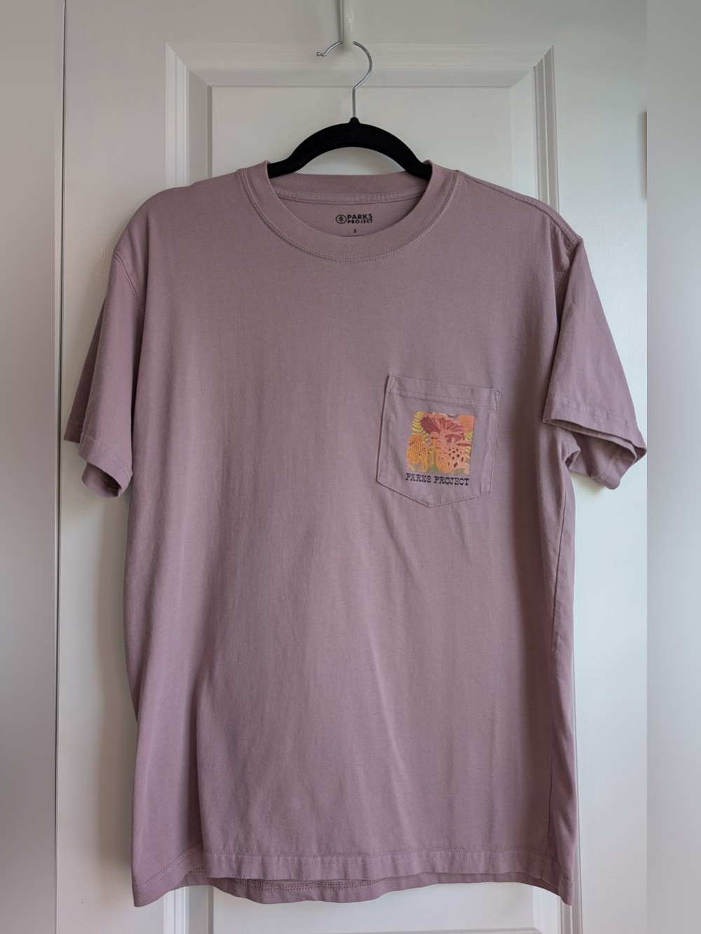 Parks Project Men’s Rooted In Nature 100% Cotton Pocket T-Shirt Size Small